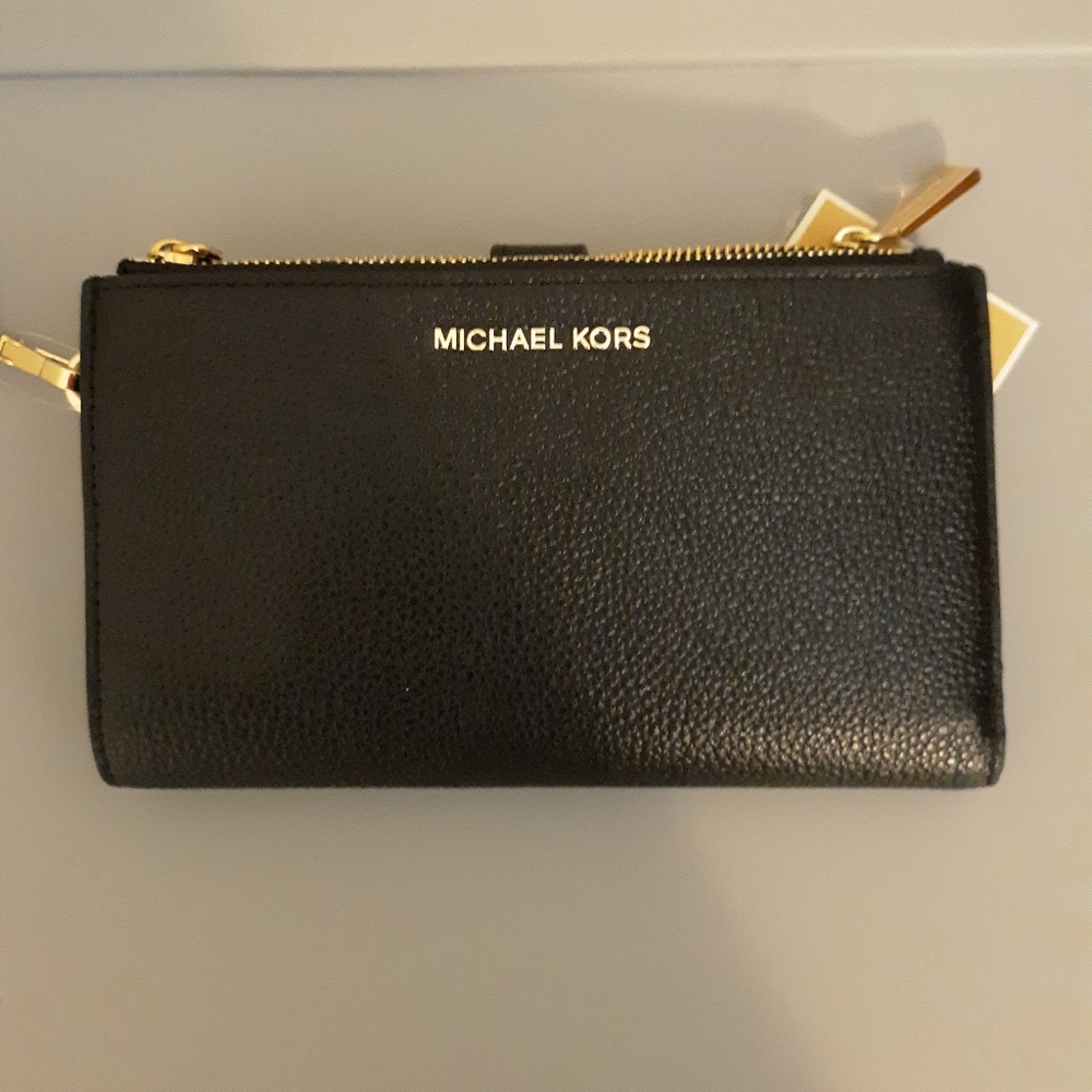 Michael Kors jet set wristlet